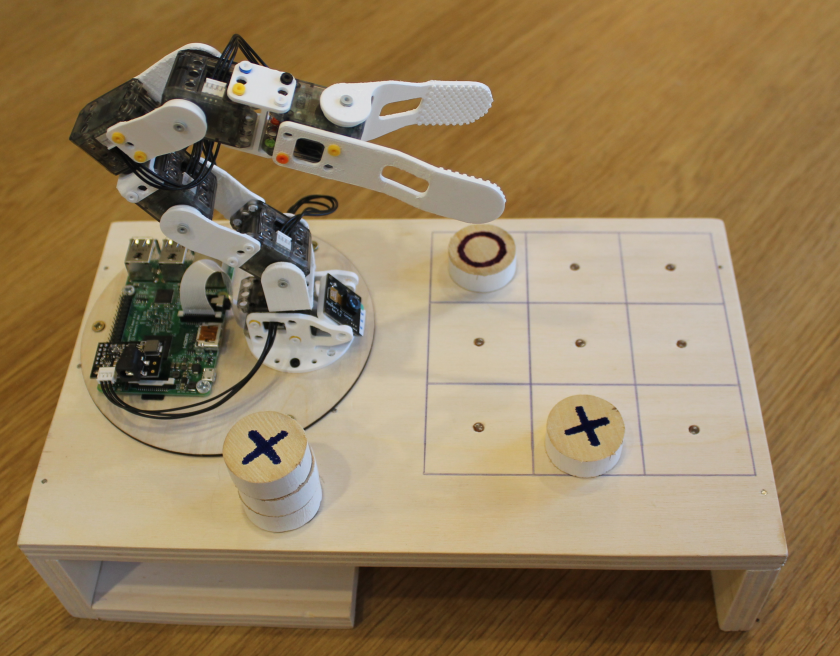 Poppy Ergo Jr joue à Tic-Tac-Toe (Arduino)